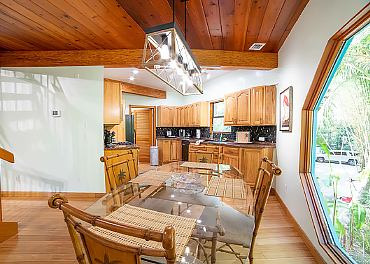 BLT Vacation Rental: Dining Room