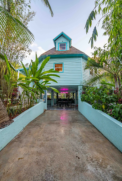 Drive Up to the Octagon Oasis (#2/2)